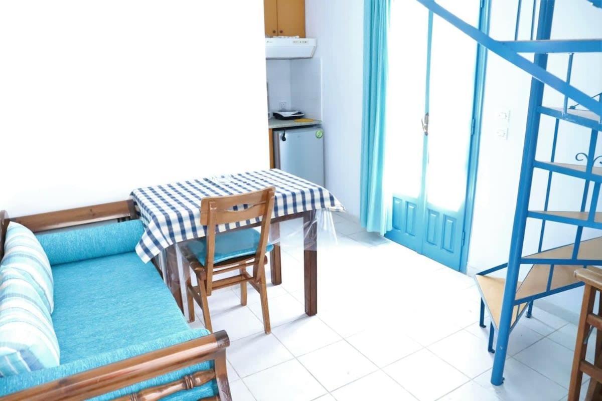 Santorini Seaside Retreat - Flora'S Summer Escape Perissa  Bagian luar foto