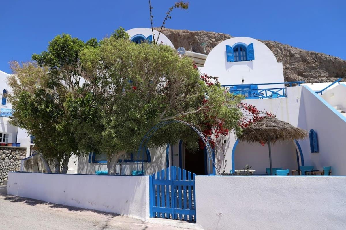 Santorini Seaside Retreat - Flora'S Summer Escape Perissa  Bagian luar foto