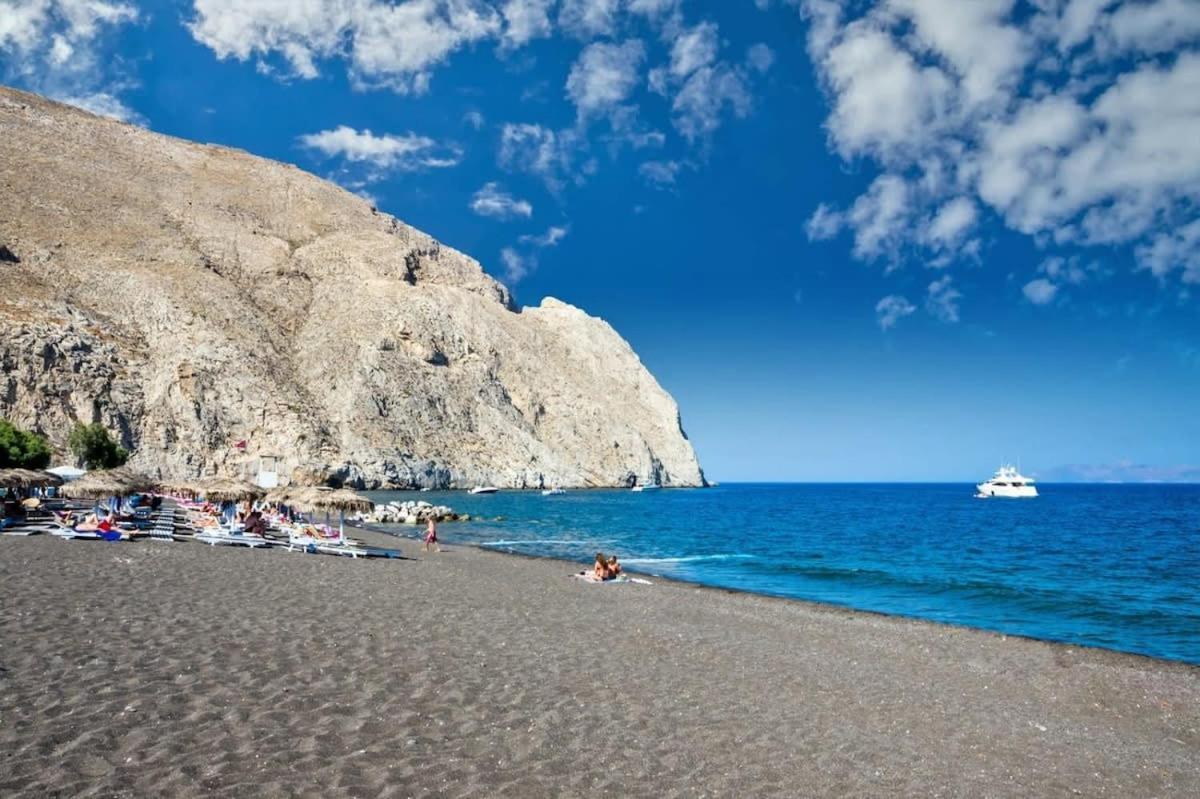 Santorini Seaside Retreat - Flora'S Summer Escape Perissa  Bagian luar foto