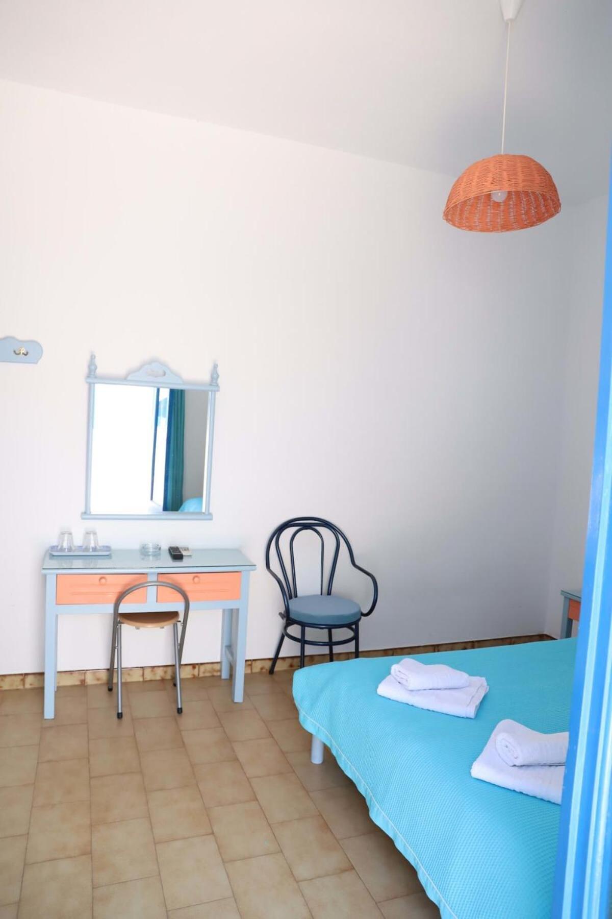 Santorini Seaside Retreat - Flora'S Summer Escape Perissa  Bagian luar foto