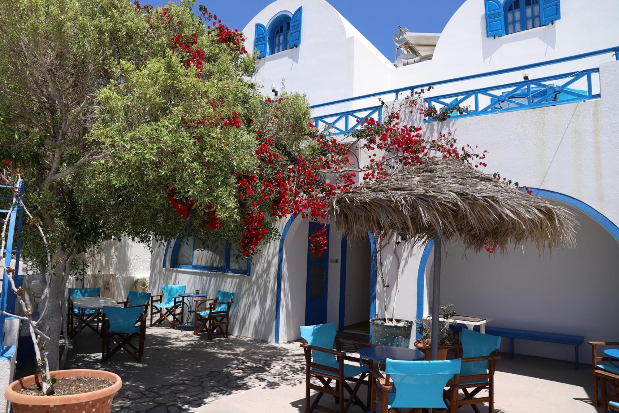 Santorini Seaside Retreat - Flora'S Summer Escape Perissa  Bagian luar foto
