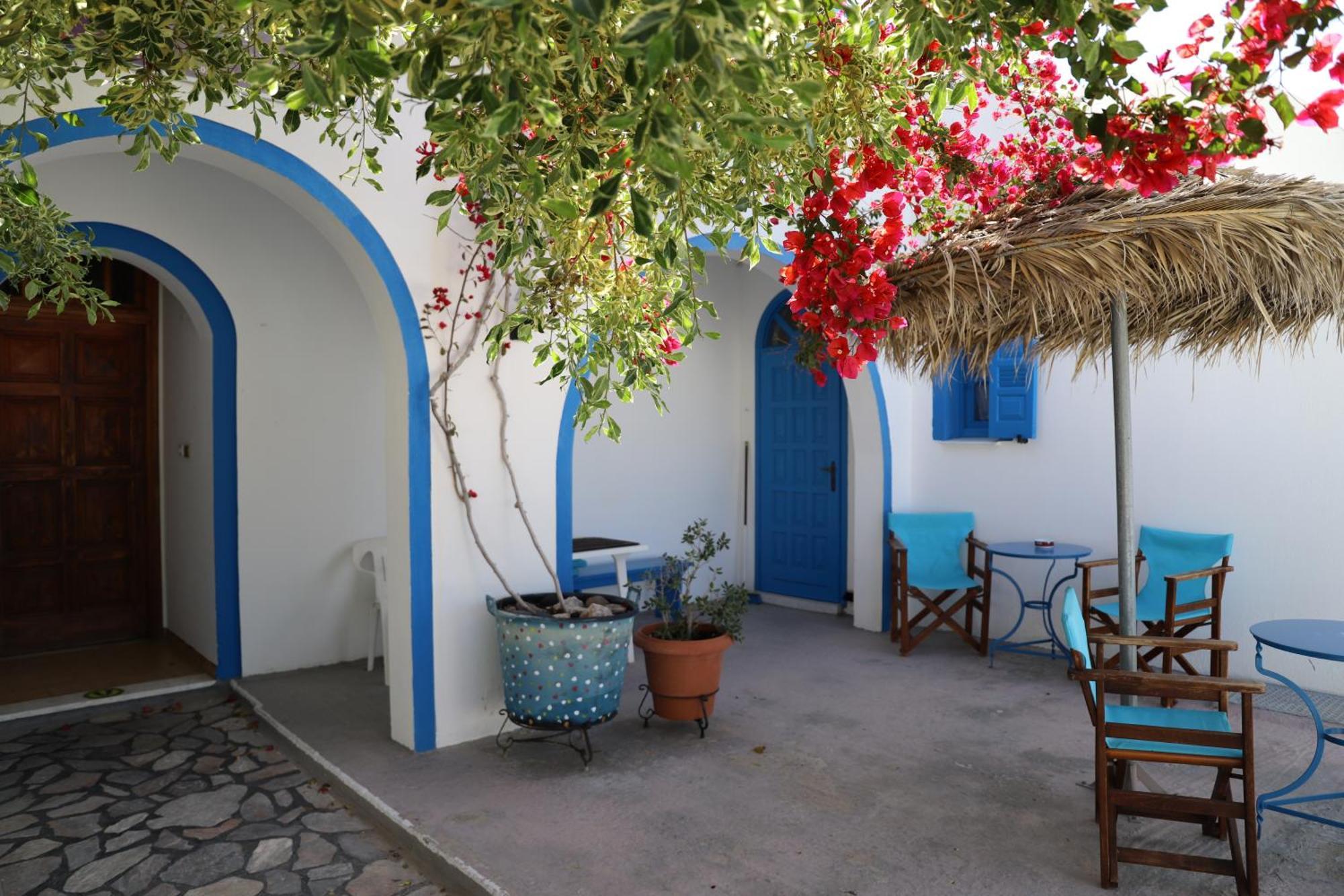 Santorini Seaside Retreat - Flora'S Summer Escape Perissa  Bagian luar foto